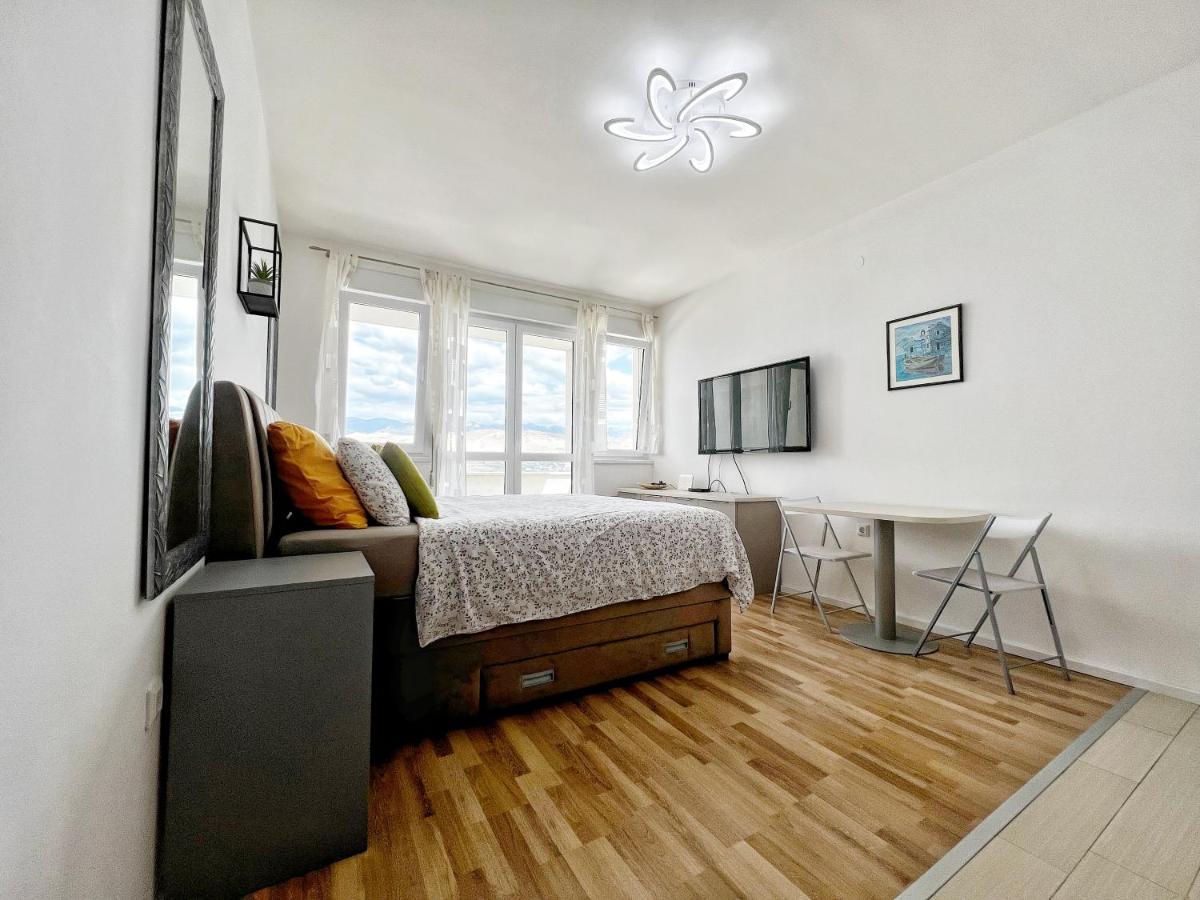 Studio Apartma Pag Blue Ocean 1 With Sea View 帕格 外观 照片