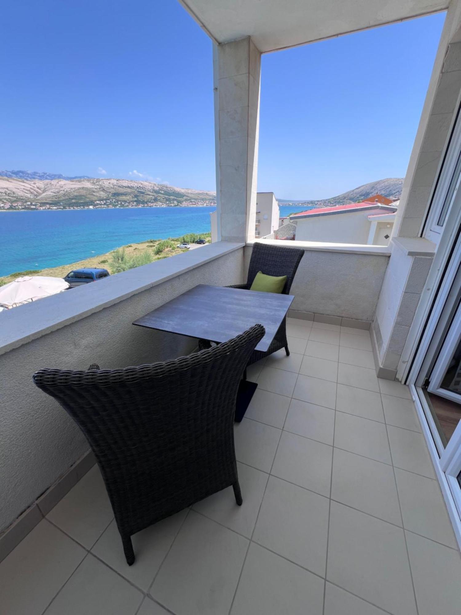Studio Apartma Pag Blue Ocean 1 With Sea View 帕格 外观 照片
