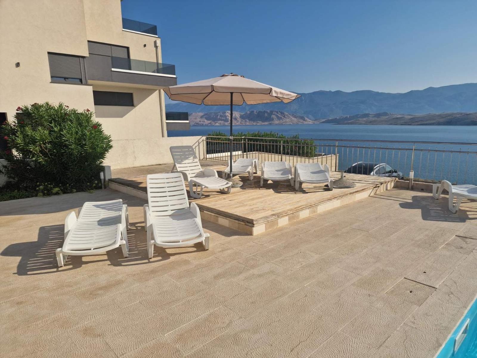 Studio Apartma Pag Blue Ocean 1 With Sea View 帕格 外观 照片